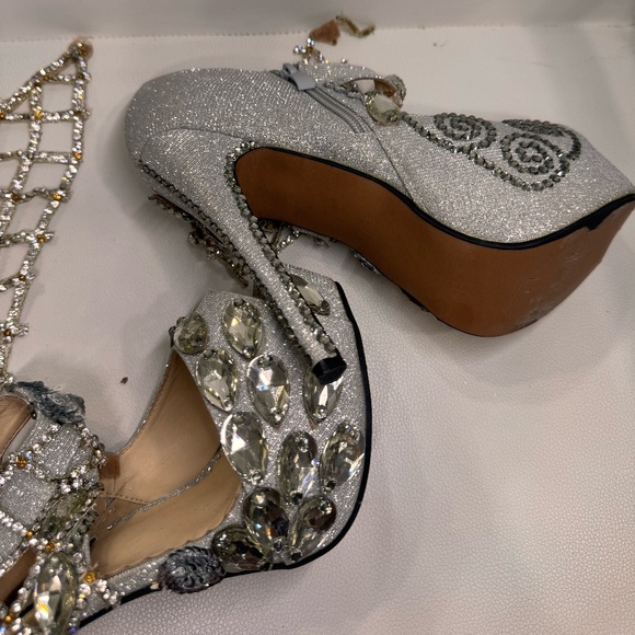 Sparkling Silver Competition Heels – 6” High with 2” Platform & Silver Stones ✨ - Picture 10 of 10